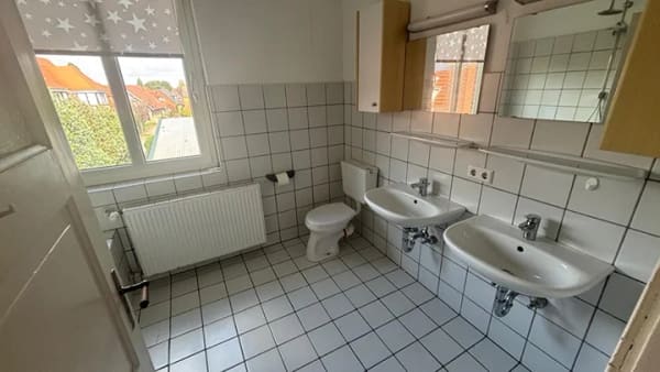 Immobilie in Neuenhaus - Charaktervolles Backsteinhaus mit Wintergarten und großem Garten am Wasser – zentral in Neuenhaus - Bild 4