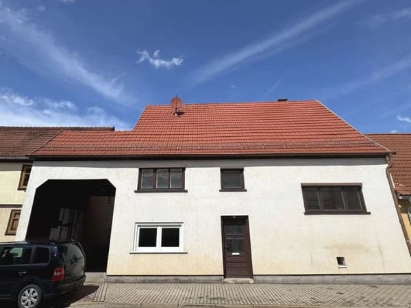 Immobilie in Nesse-Apfelstädt - Modernisierungsbedürftiges Einfamilienhaus mit Garten, Nebengelass und Garage - Bild 2