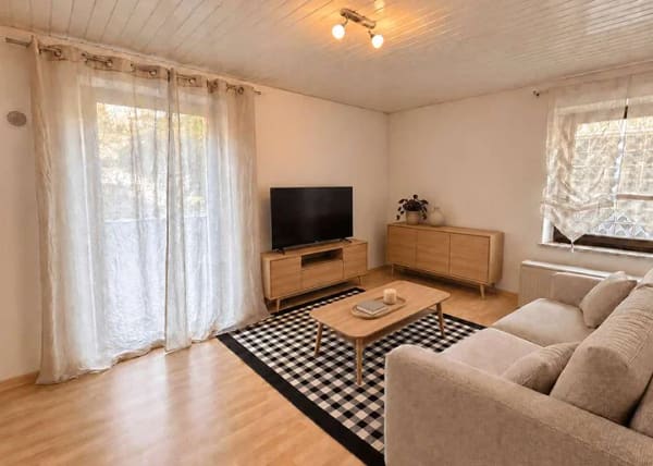 Immobilie in Tännesberg - Gemütliches Zuhause zum attraktiven Preis: 2-Zimmer-Wohnung mit großem Balkon in ruhiger Lage - Bild 1