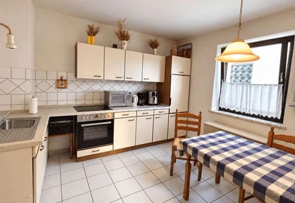 Immobilie in Tännesberg - Gemütliches Zuhause zum attraktiven Preis: 2-Zimmer-Wohnung mit großem Balkon in ruhiger Lage - Bild 3