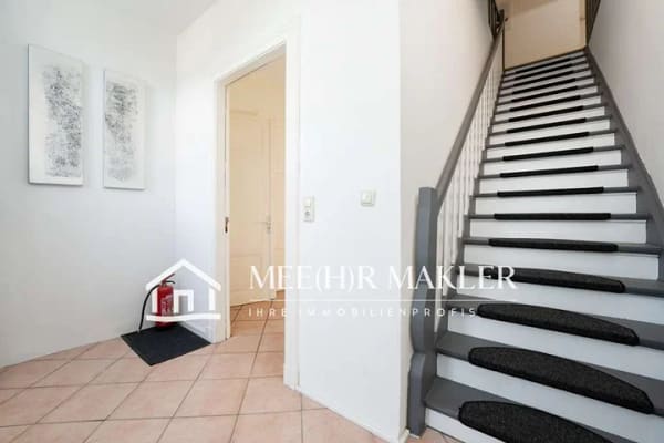 Immobilie in Grömitz - Großzügiges Mehrfamilienhaus, Investitionsobjekt mit Renovierungspotential - Bild 3