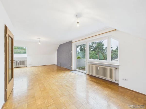 Immobilie in Fürth - Dachgeschosswohnung mit Gartenanteil und gräumigen Hobbyraum - Bild 2