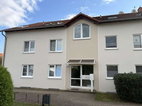 Immobilie in Sülzetal - Großzügige 3-Raum-Wohnung mit großem Balkon, Stellplatz und schönem Ausblick in ruhiger Wohnlage - Bild 0
