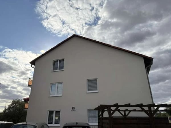 Immobilie in Sülzetal - Großzügige 3-Raum-Wohnung mit großem Balkon, Stellplatz und schönem Ausblick in ruhiger Wohnlage - Bild 2