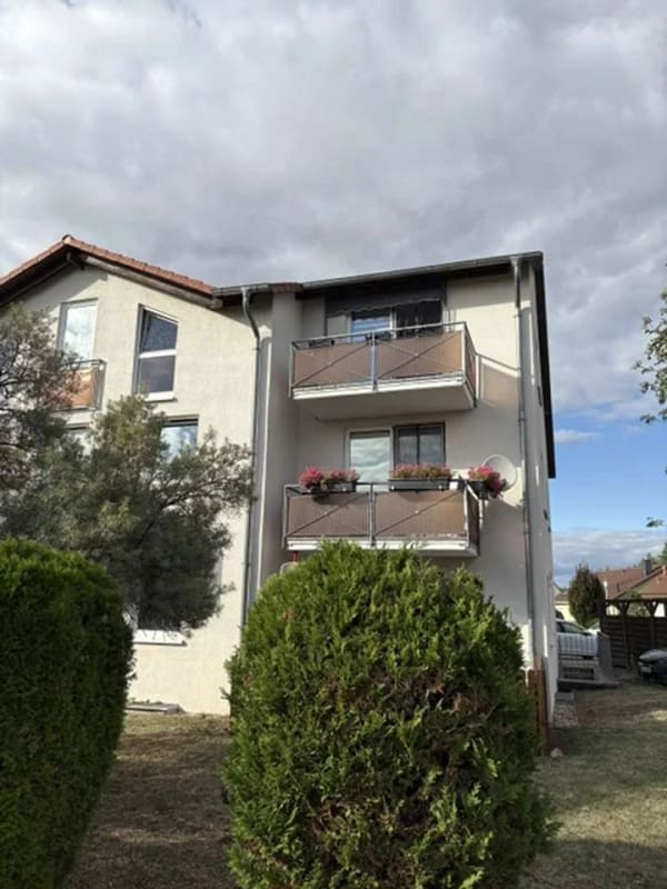 Immobilie in Sülzetal - Großzügige 3-Raum-Wohnung mit großem Balkon, Stellplatz und schönem Ausblick in ruhiger Wohnlage - Bild 3