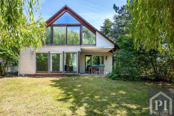 Immobilie in Altenholz - Großzügiges EFH mit 70 m² Einliegerwohnung im Dachgeschoss in ruhiger Lage von Altenholz - Bild 0