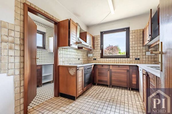 Immobilie in Altenholz - Großzügiges EFH mit 70 m² Einliegerwohnung im Dachgeschoss in ruhiger Lage von Altenholz - Bild 2