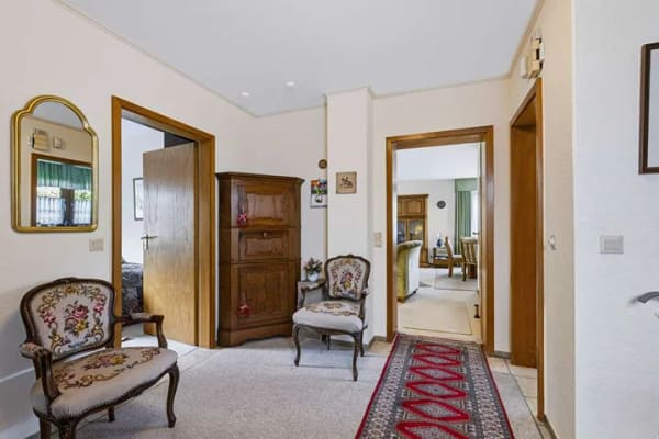 Immobilie in Preetz - Familienhaus mit klassischer Struktur - dazu Balkon, Keller, Garten und Garage! - Bild 1