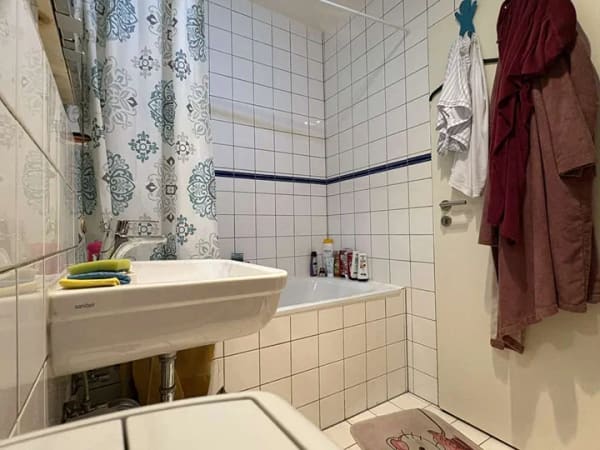Immobilie in Düsseldorf - Vermietetes 1-Zi.-Appartement mit Balkon & Stellplatz - Bild 3