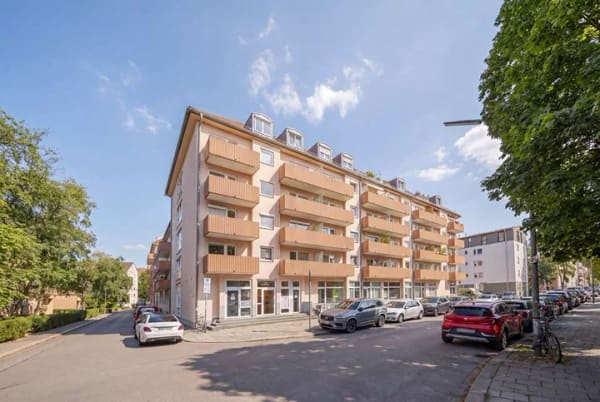 Immobilie in München - Modernisierte 2-Zimmer-Wohnung mit Balkon im Erbbraurecht - Bild 0