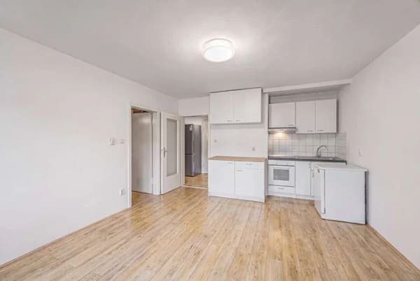 Immobilie in München - Modernisierte 2-Zimmer-Wohnung mit Balkon im Erbbraurecht - Bild 2